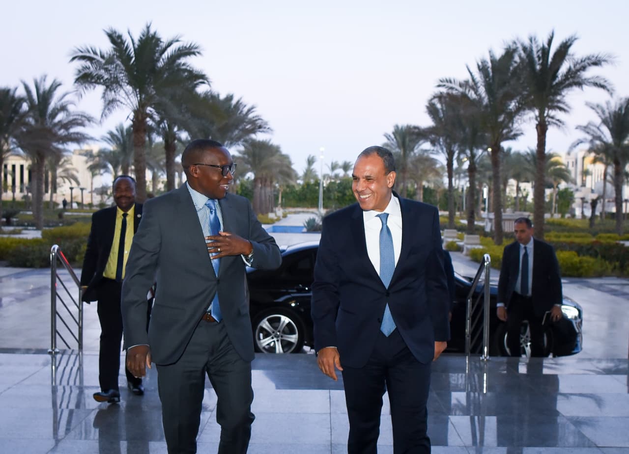 وزير الخارجية يبحث سبل تعزيز العلاقات الثنائية بين مصر وبوروندى