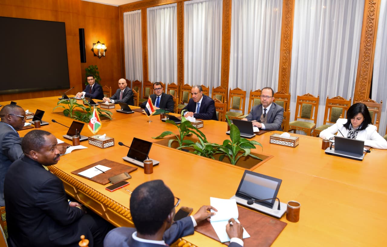 وزير الخارجية يبحث سبل تعزيز العلاقات الثنائية بين مصر وبوروندى