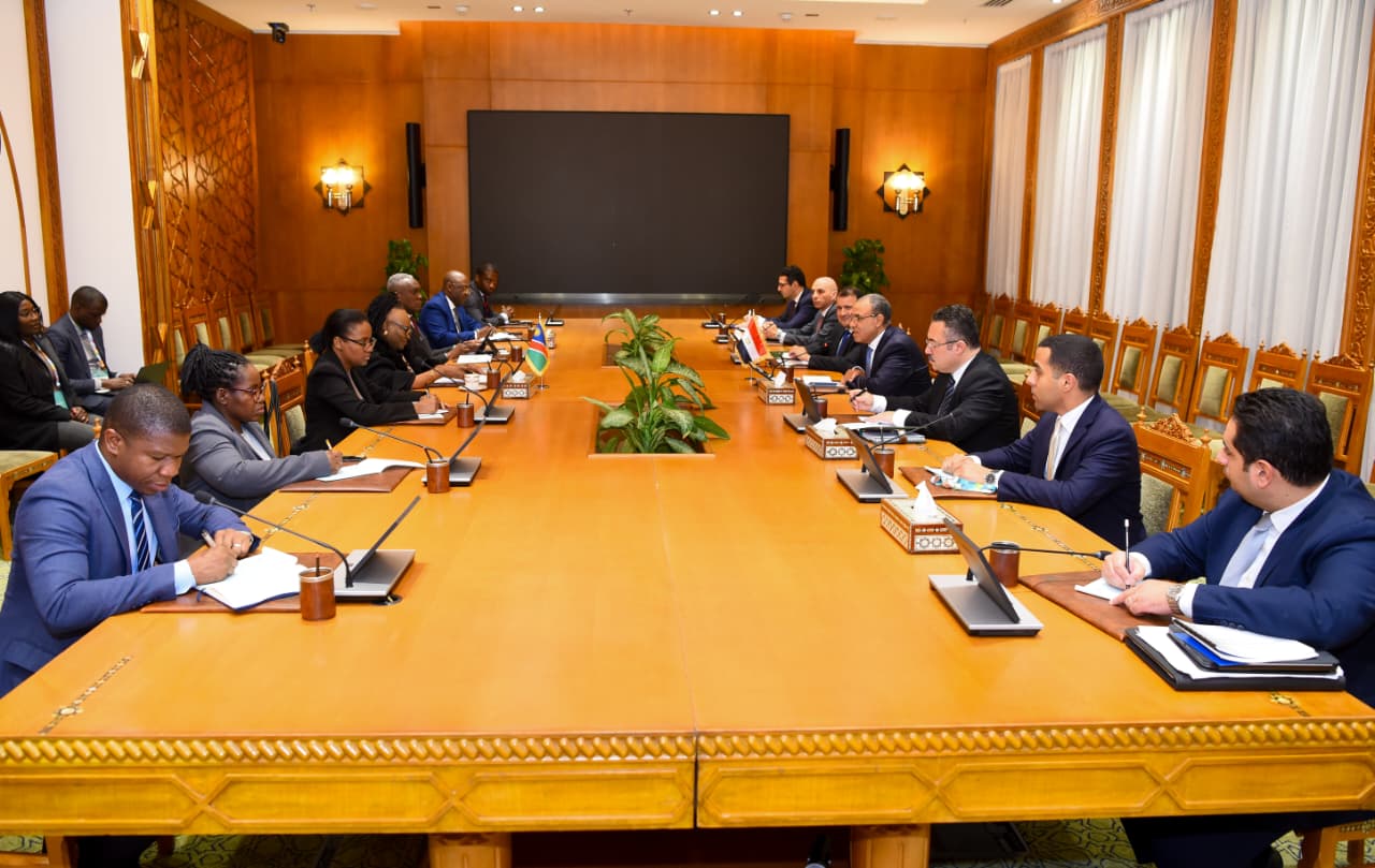 وزير الخارجية يلتقي وزيرة خارجية ناميبيا 