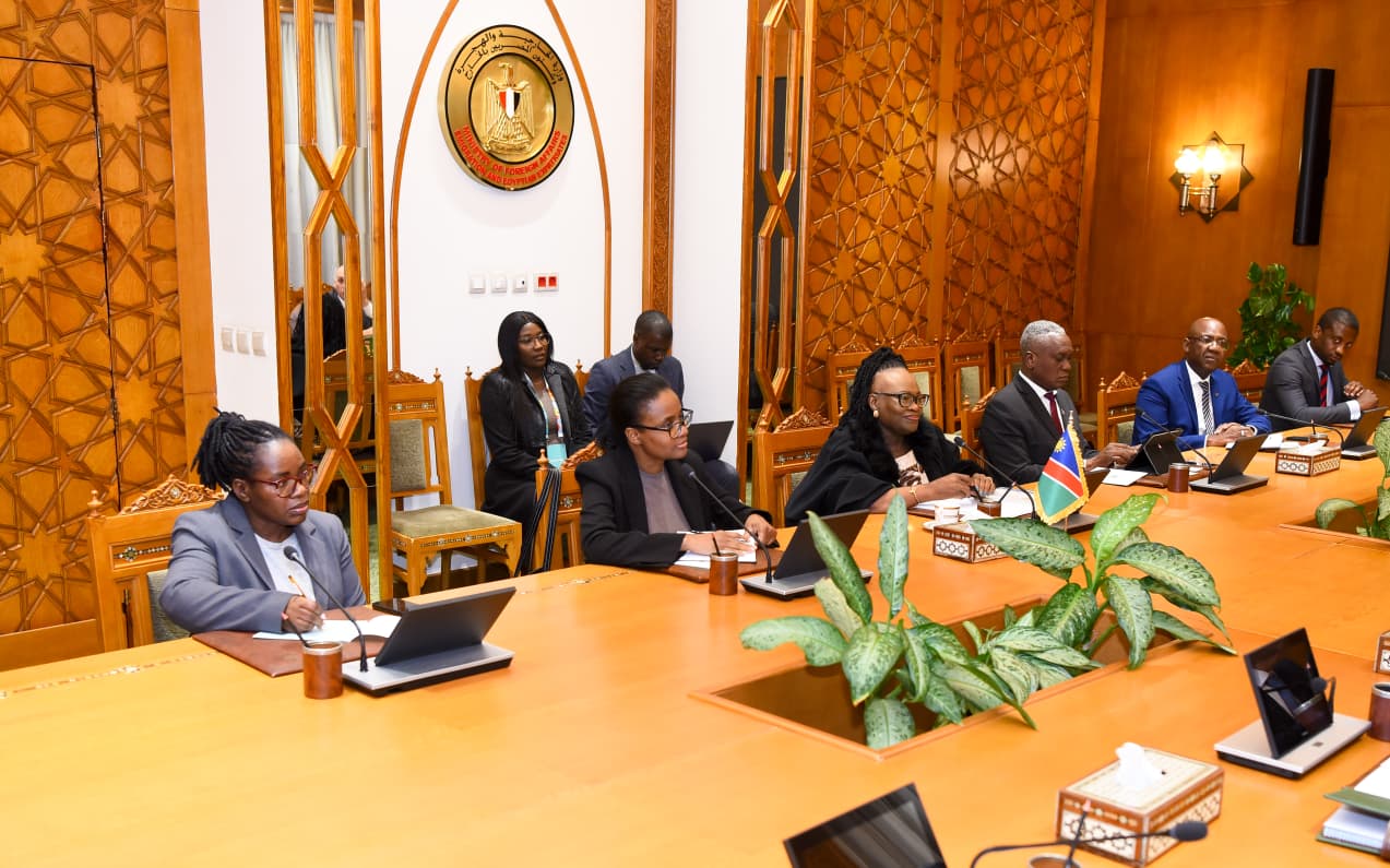 وزير الخارجية يلتقي وزيرة خارجية ناميبيا 