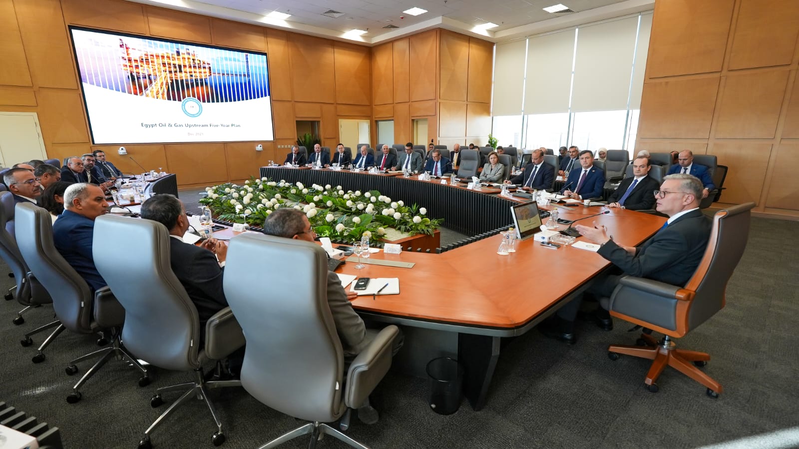 وزير البترول يناقش الخطة الخمسية الجديدة للإستكشاف والإنتاج