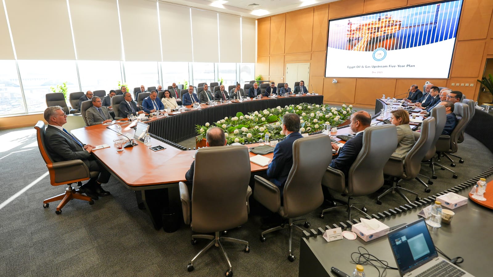 وزير البترول يناقش الخطة الخمسية الجديدة للإستكشاف والإنتاج