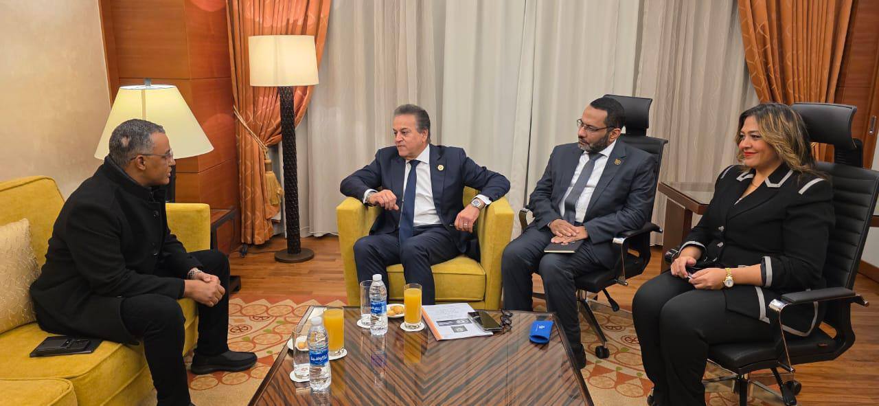 الدكتور خالد عبدالغفار يلتقي وزير الصحة الموريتاني