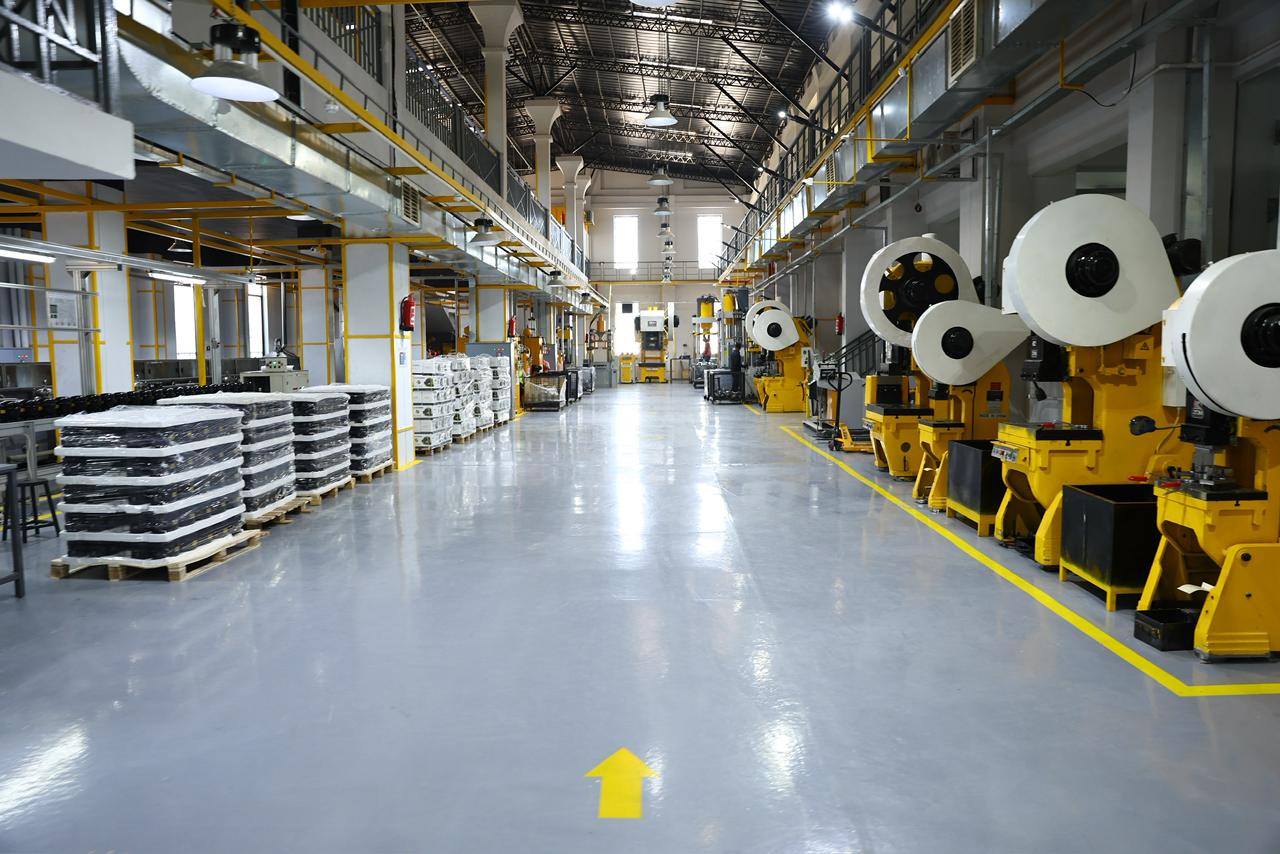 وزيرتى «التخطيط» و«التنمية المحلية» يتفقدان المنطقة الصناعية غرب جرجا بسوهاج