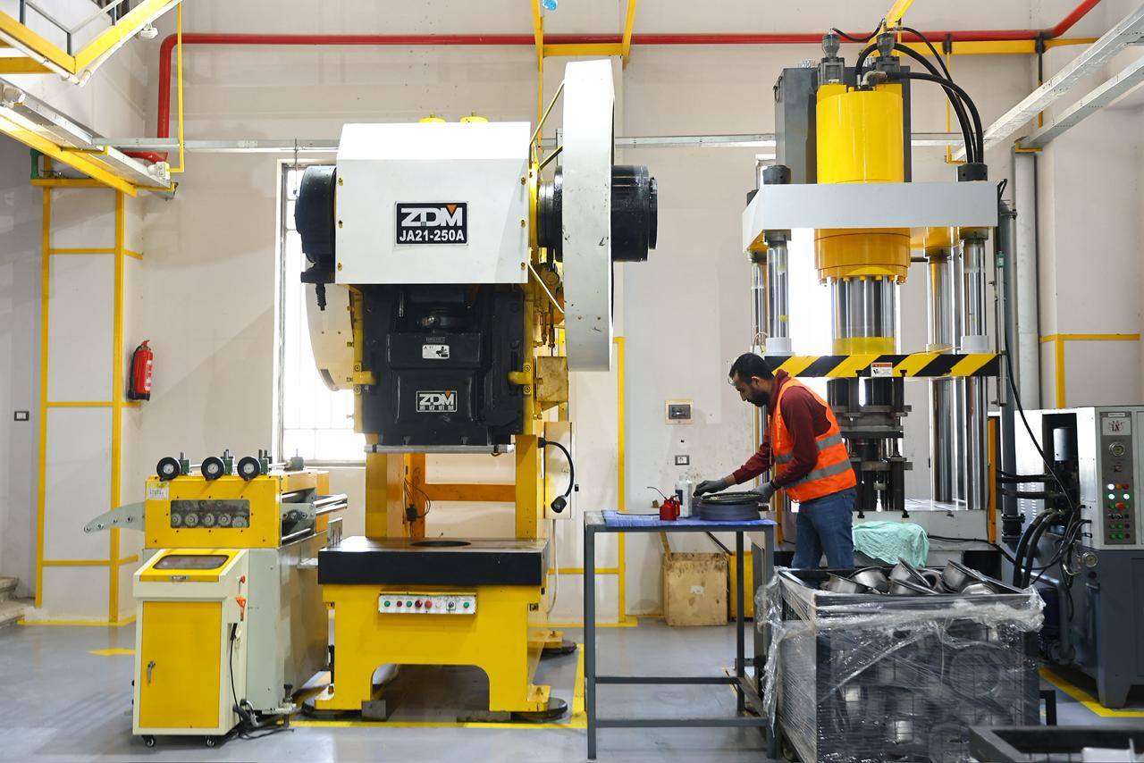 وزيرتى «التخطيط» و«التنمية المحلية» يتفقدان المنطقة الصناعية غرب جرجا بسوهاج