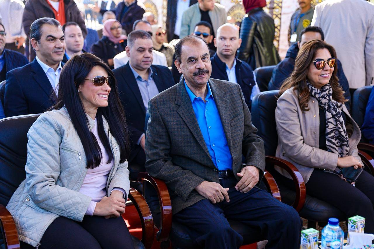 وزيرتى «التخطيط» و«التنمية المحلية» يتفقدان المنطقة الصناعية غرب جرجا بسوهاج