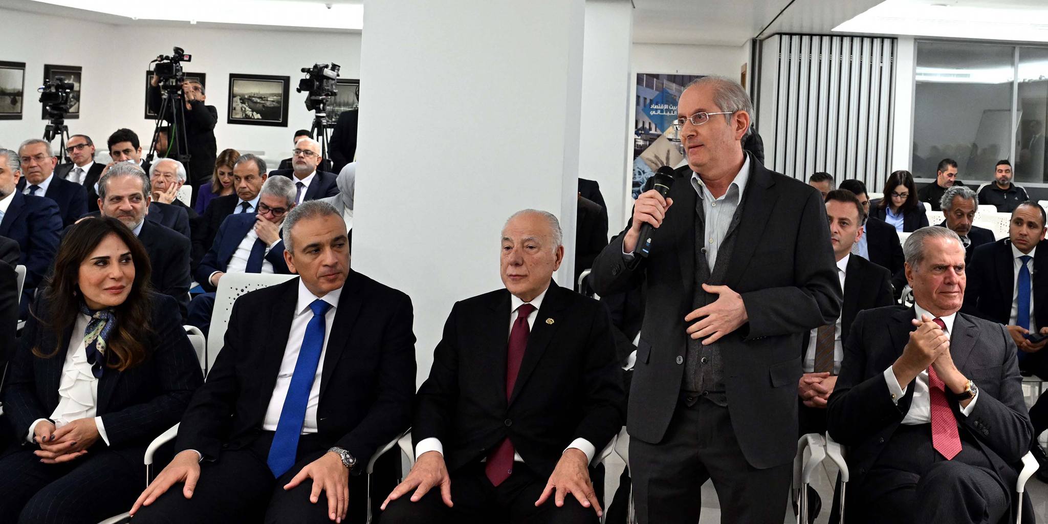 رئيس الوزراء يلتقى مسئولي الهيئات الاقتصادية وغرفة التجارة والصناعة فى لبنان