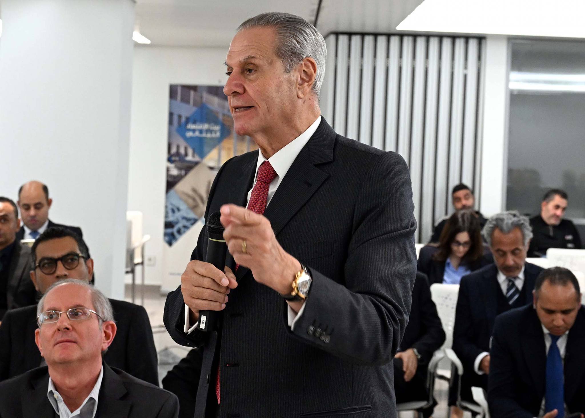 رئيس الوزراء يلتقى مسئولي الهيئات الاقتصادية وغرفة التجارة والصناعة فى لبنان