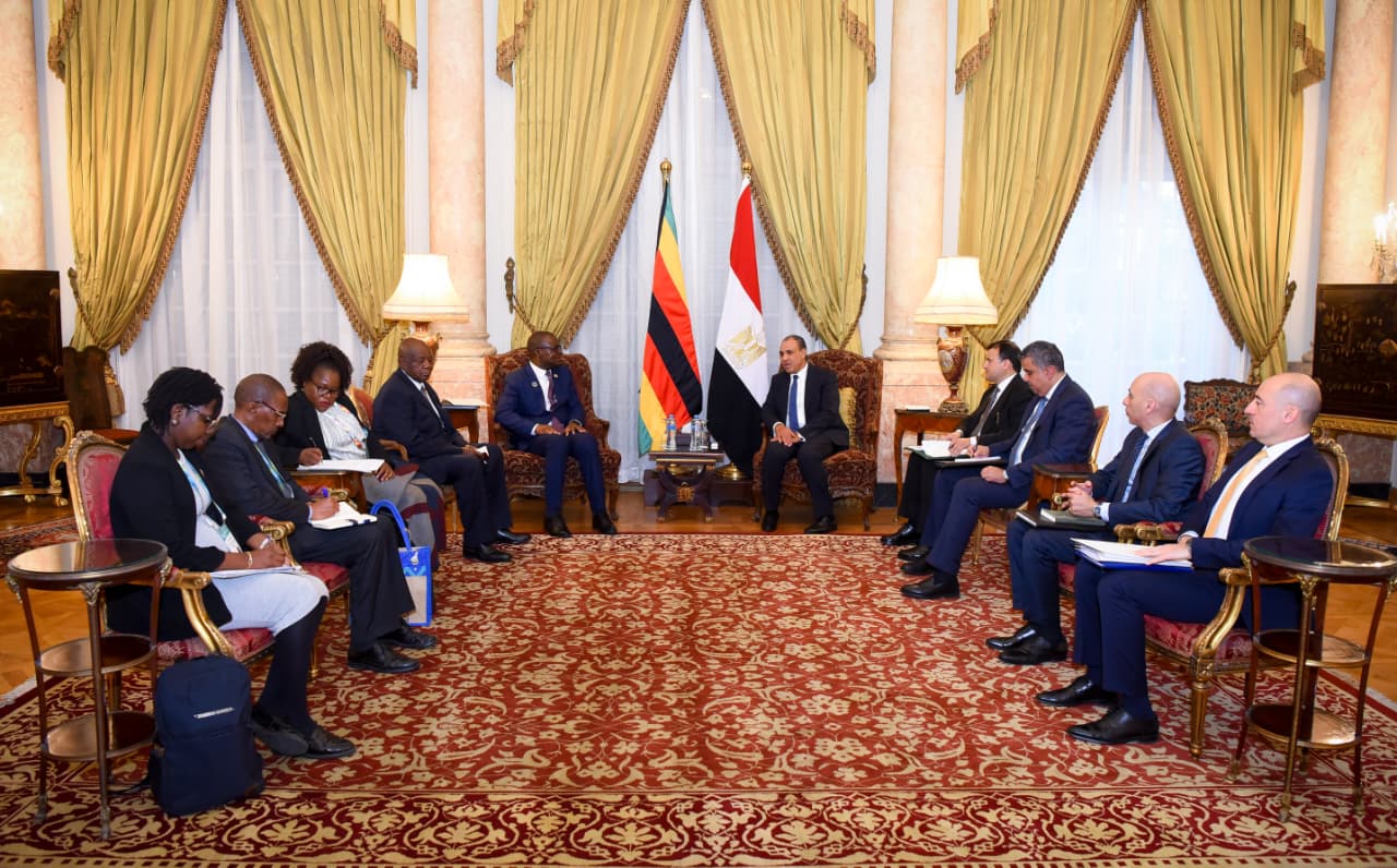 وزير الخارجية يلتقي وزير خارجية زيمبابوي