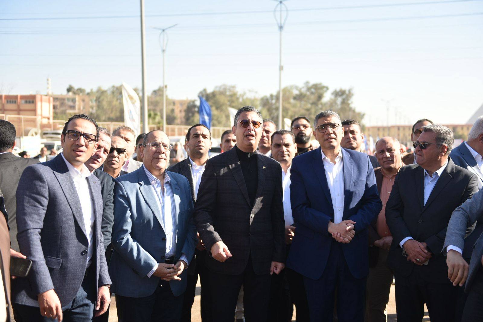 وزير «التموين» ومحافظ الجيزة يفتتحان سوق اليوم الواحد بهضبة الأهرام