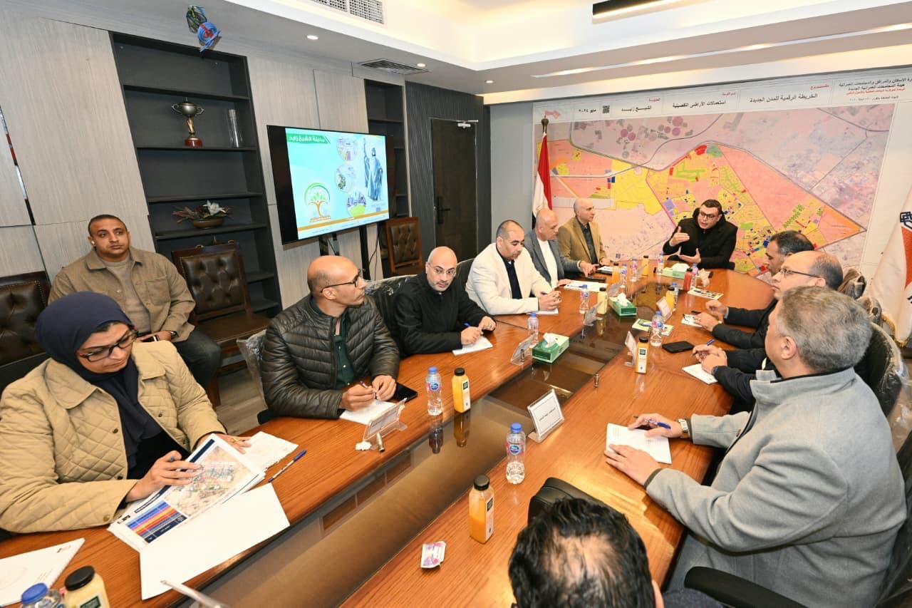 وزير الإسكان يعقد اجتماعاً بمقر جهاز مدينة الشيخ زايد
