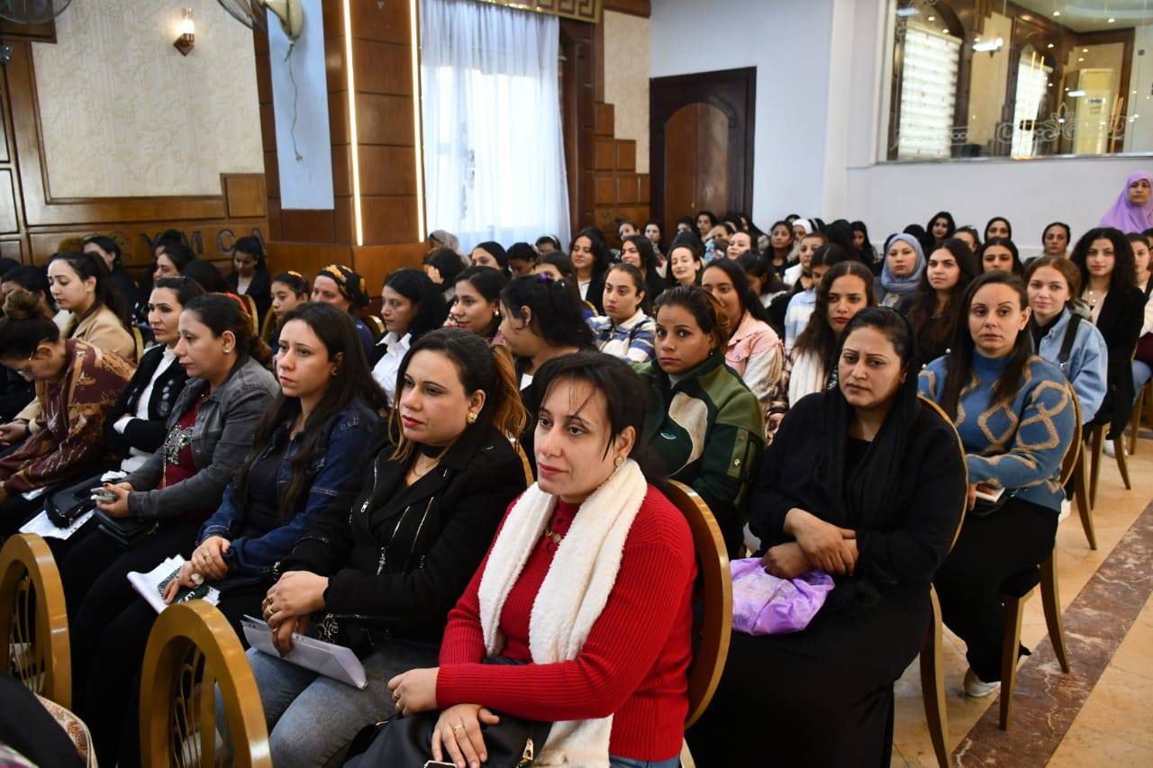 وزير الشباب ومحافظ المنيا يفتتحان ملتقى التوظيف الخامس