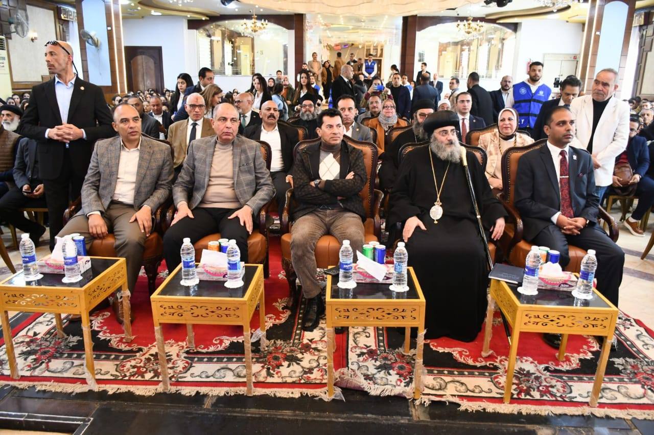 وزير الشباب ومحافظ المنيا يفتتحان ملتقى التوظيف الخامس