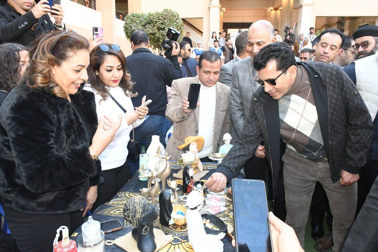 وزير الشباب ومحافظ المنيا يفتتحان ملتقى التوظيف الخامس