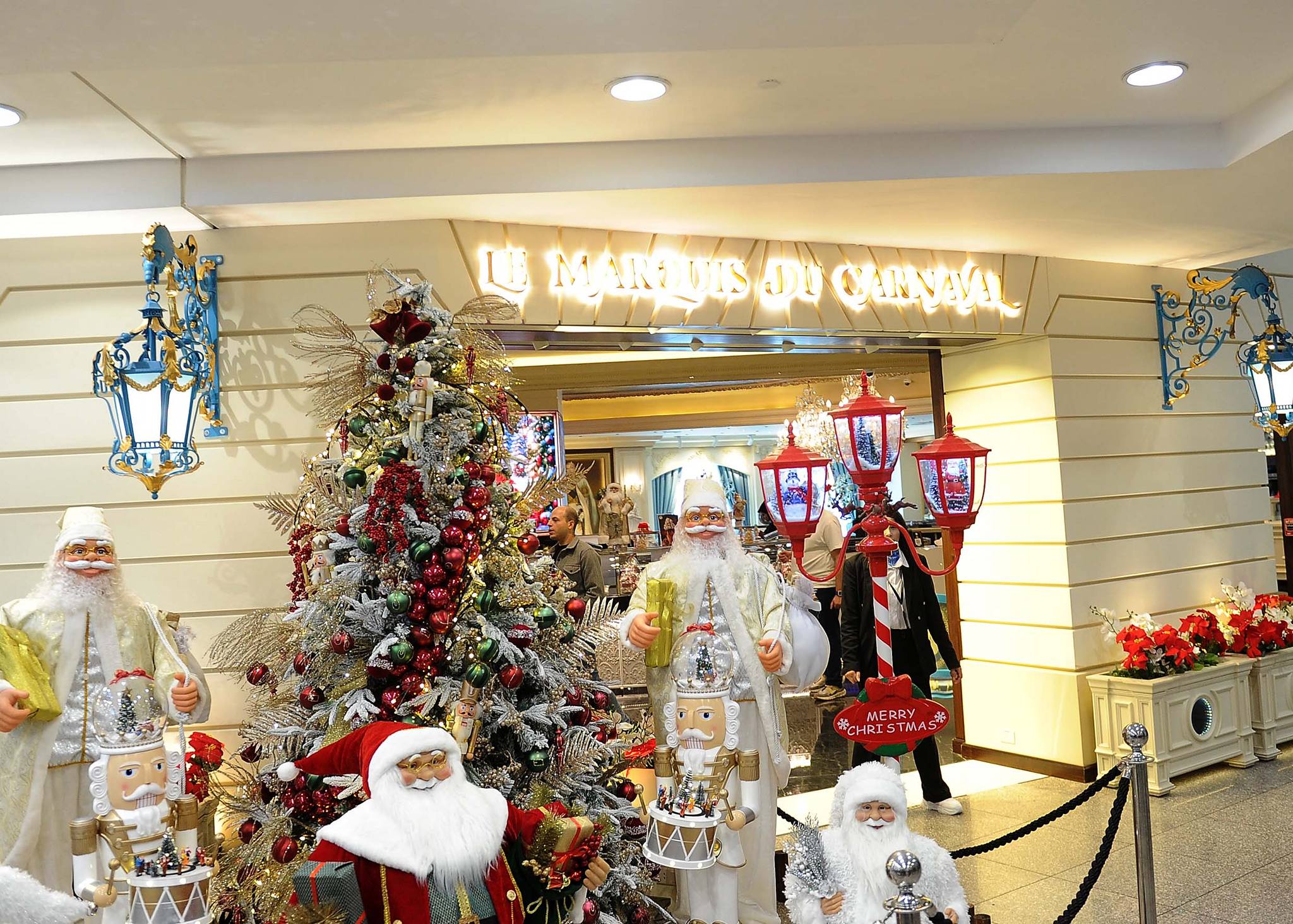 جولة تفقدية لرئيس الوزراء بمطار القاهرة الدولي