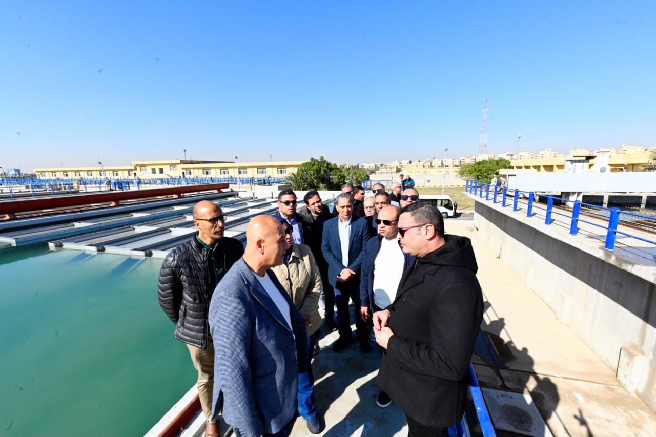 وزير «الإسكان» يتفقد محطة تنقية المياه بالشيخ زايد