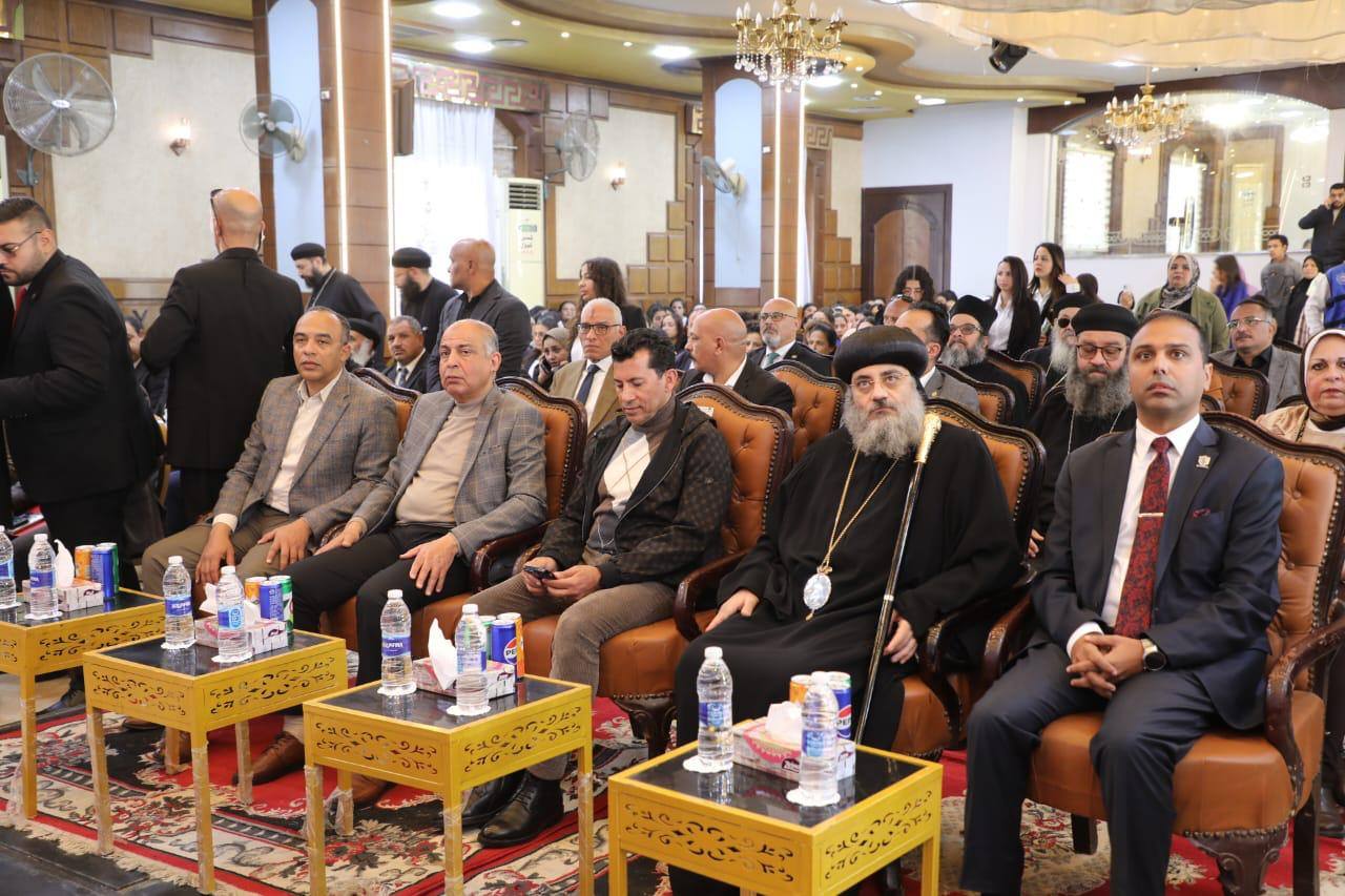 وزير الشباب ومحافظ المنيا يفتتحان ملتقى التوظيف الخامس