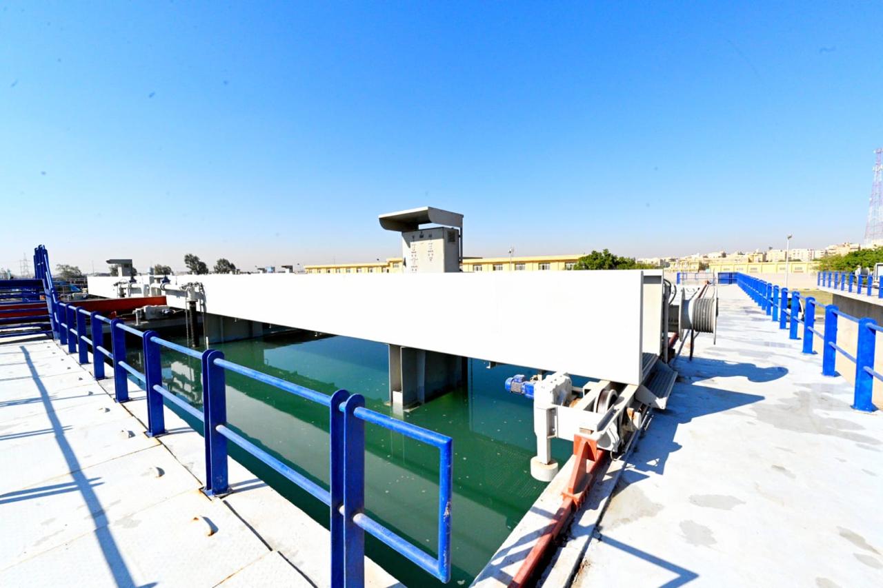 وزير «الإسكان» يتفقد محطة تنقية المياه بالشيخ زايد