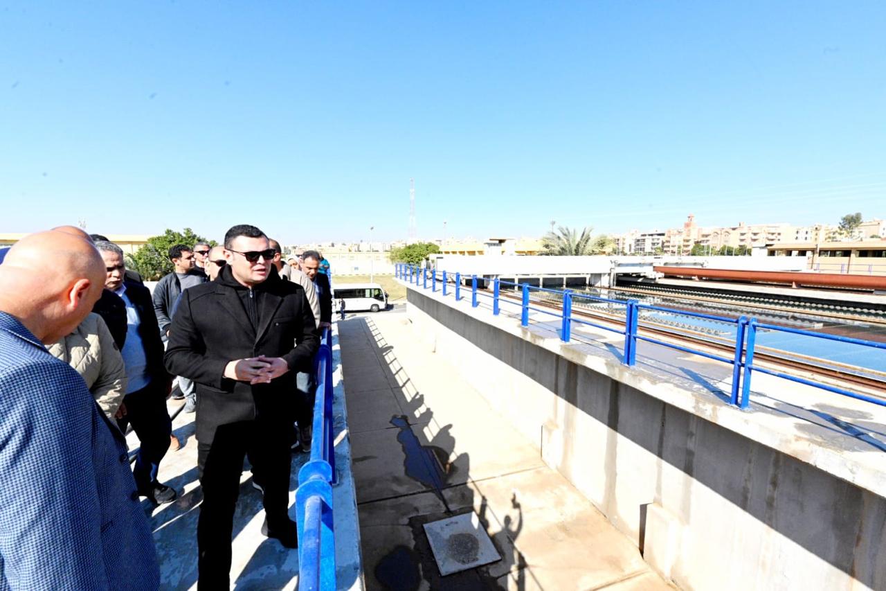 وزير «الإسكان» يتفقد محطة تنقية المياه بالشيخ زايد