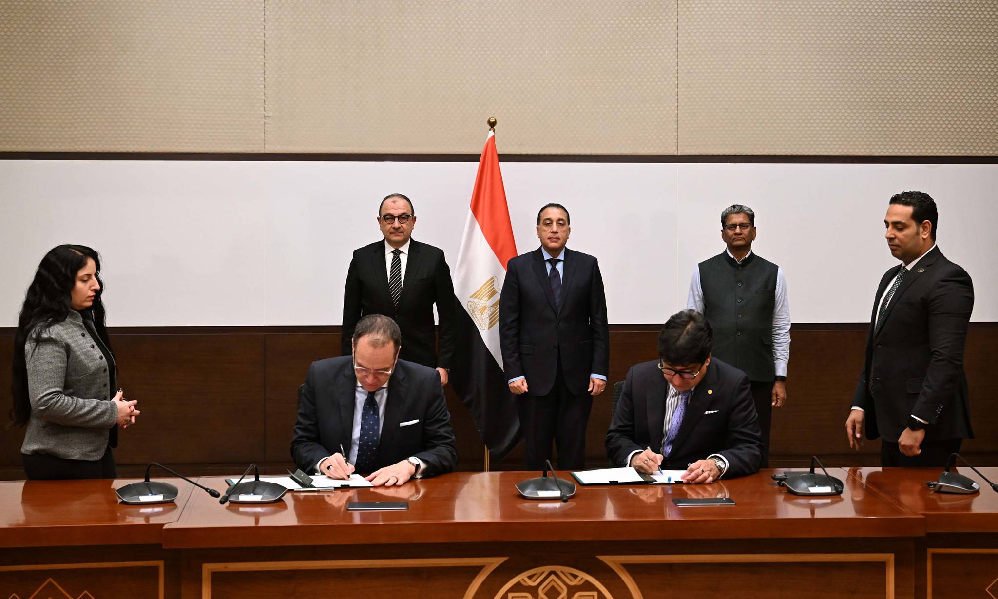 توقيع عقد تشغيل فندق الكونتيننتال التاريخي وسط القاهرة