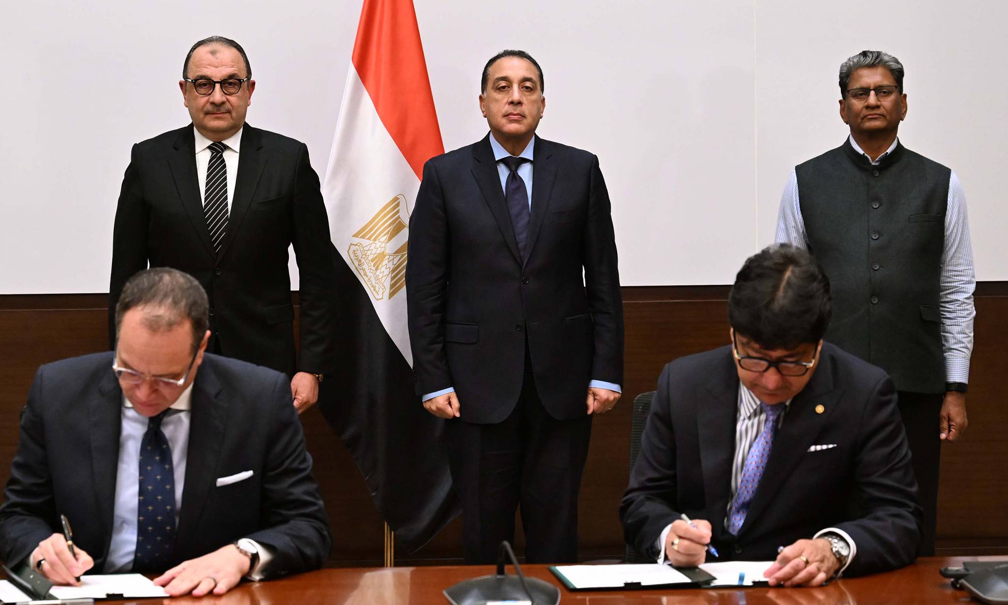 توقيع عقد تشغيل فندق الكونتيننتال التاريخي وسط القاهرة