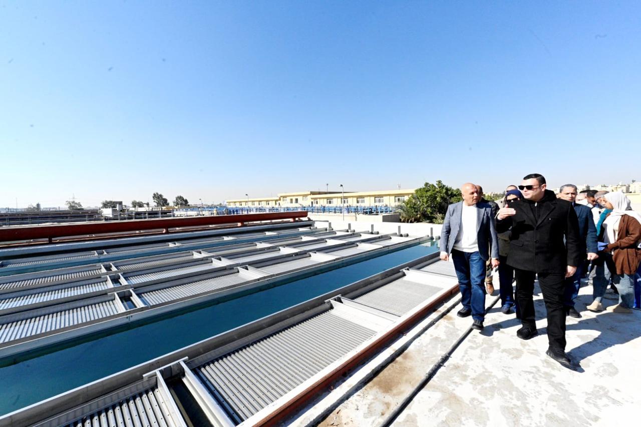 وزير «الإسكان» يتفقد محطة تنقية المياه بالشيخ زايد