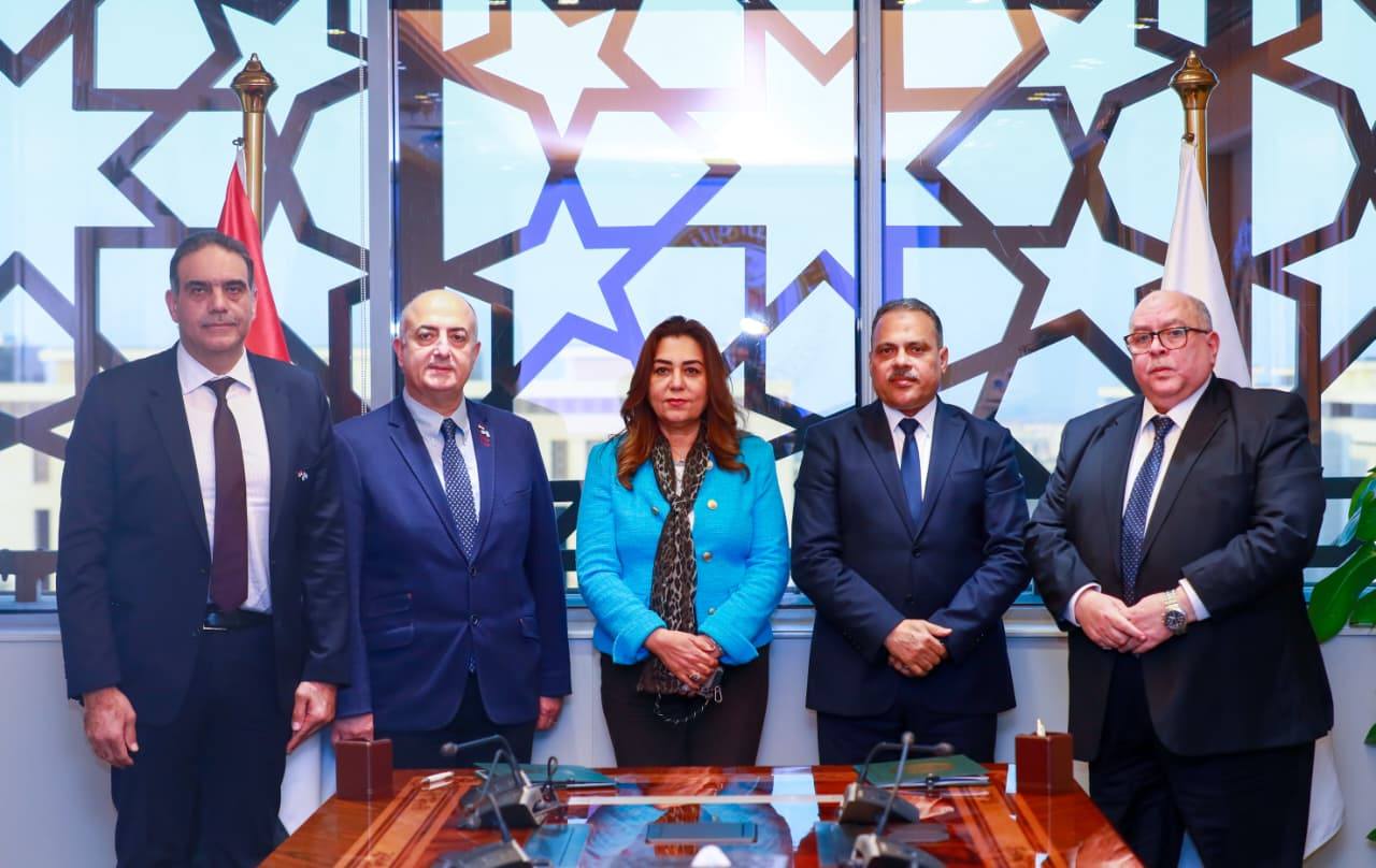 توقيع إنشاء وتركيب وتشغيل منشآت لمعالجة المخلفات