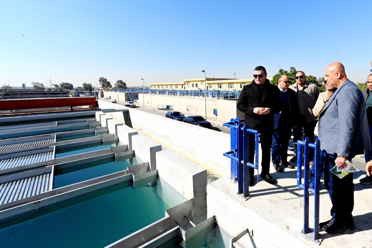 وزير «الإسكان» يتفقد محطة تنقية المياه بالشيخ زايد