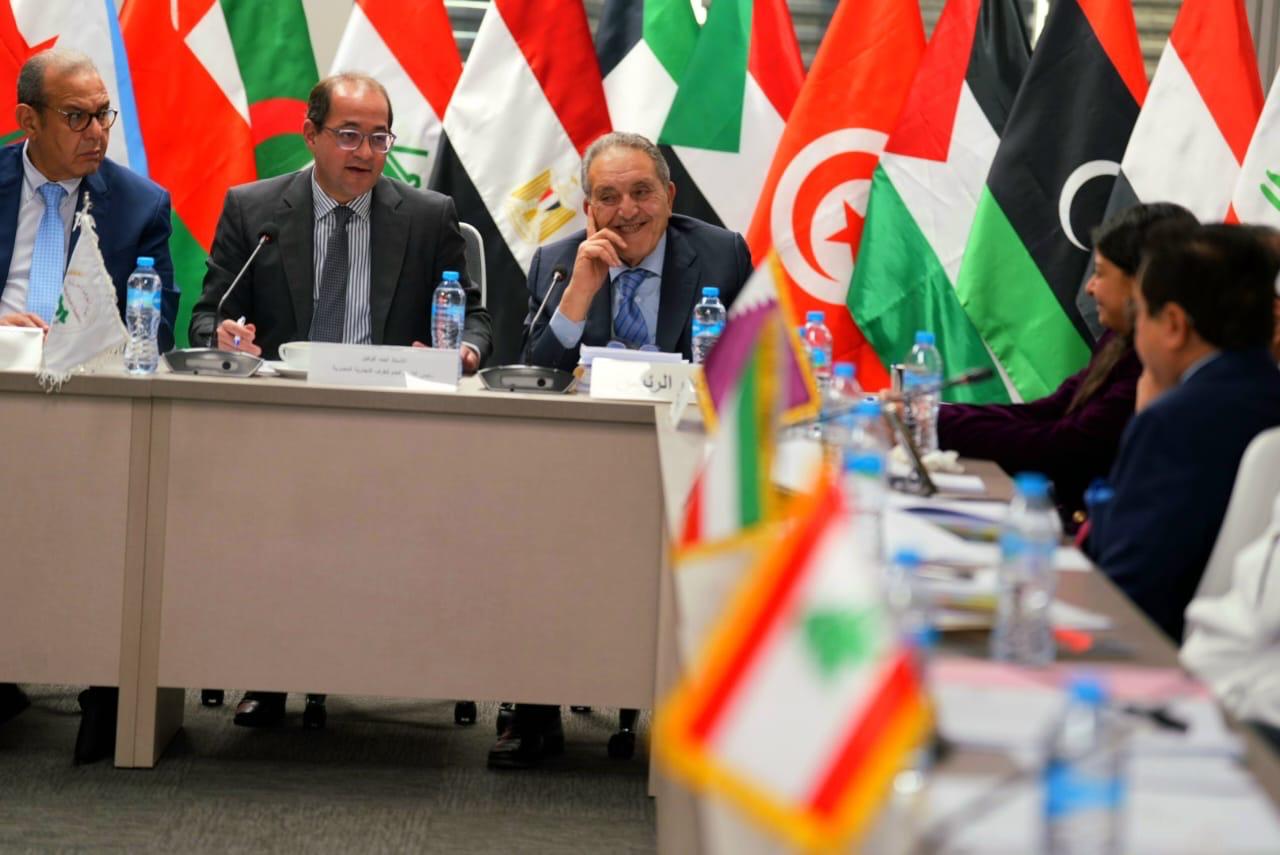 وزير المالية فى اجتماع مع مجلس الاتحاد العام لغرف التجارة والصناعة والزراعة 