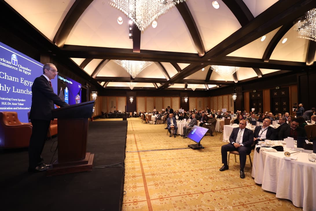 الدكتور عمرو طلعت وزير الاتصالات