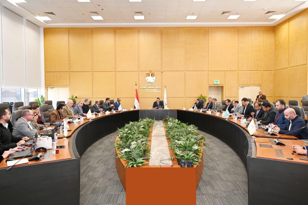 وزير الإسكان يعقد اجتماع لمتابعة موقف مشروعات حياة كريمة