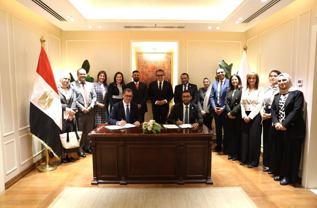  وزير الصحة يشهد توقيع مذكرة تفاهم مع فياترس