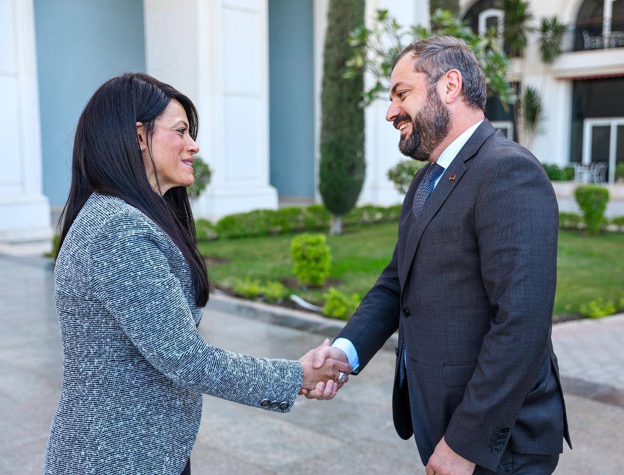 المشاط تلتقي وزير الاقتصاد الأرميني