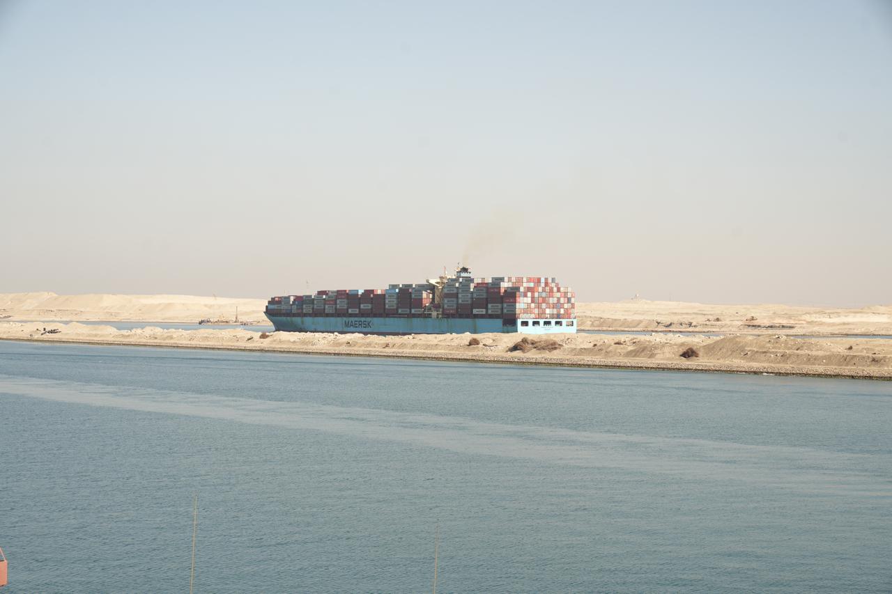 عبور سفينة الحاويات العملاقة CMA CGM JACQUES SAADE عبر قناة السويس