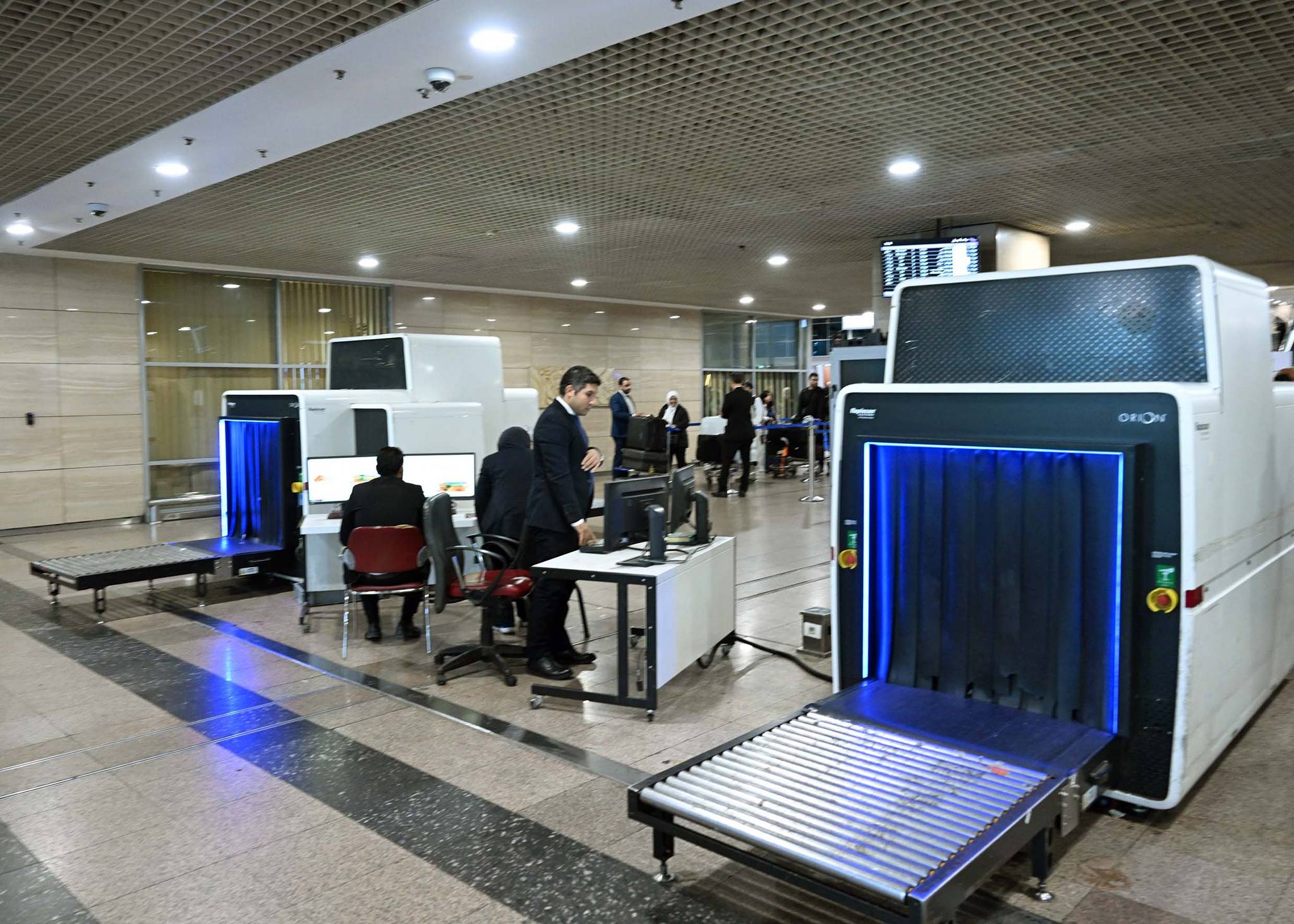 جولة تفقدية لرئيس الوزراء بمطار القاهرة الدولي