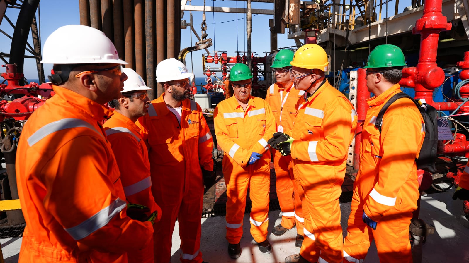 وزير البترول يتفقد حفر أول بئر ببرنامج إيني الإيطالية