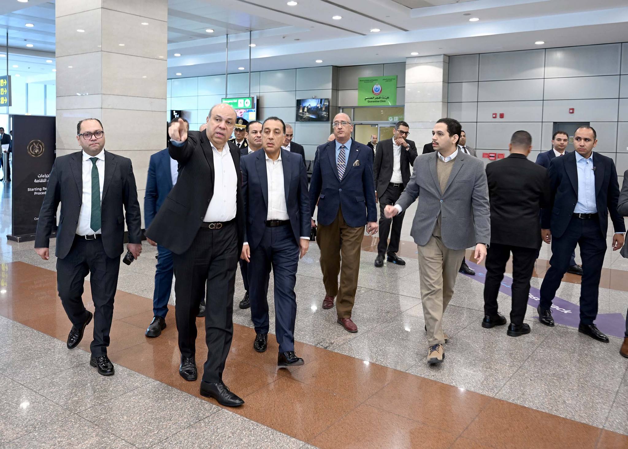 جولة تفقدية لرئيس الوزراء بمطار القاهرة الدولي