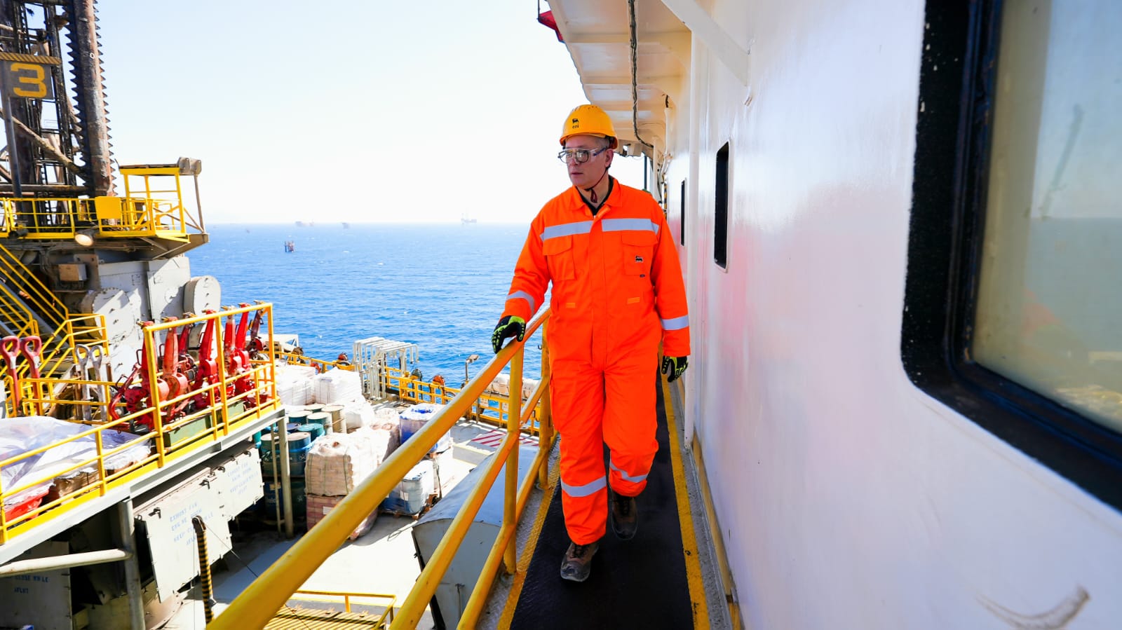 وزير البترول يتفقد حفر أول بئر ببرنامج إيني الإيطالية