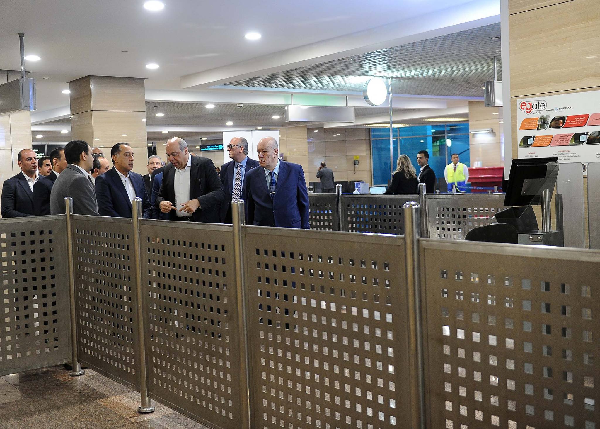 جولة تفقدية لرئيس الوزراء بمطار القاهرة الدولي