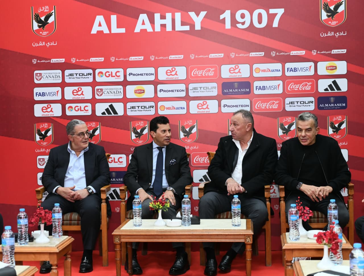 وزير الشباب والرياضة يلتقي مجلس إدارة النادي الأهلي