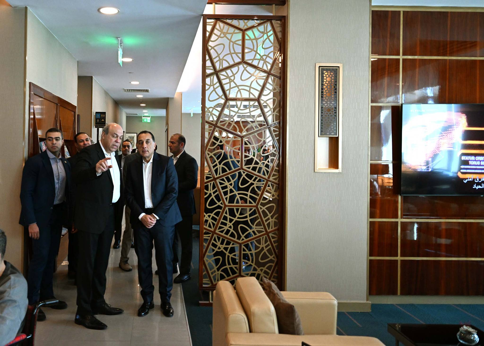 جولة تفقدية لرئيس الوزراء بمطار القاهرة الدولي