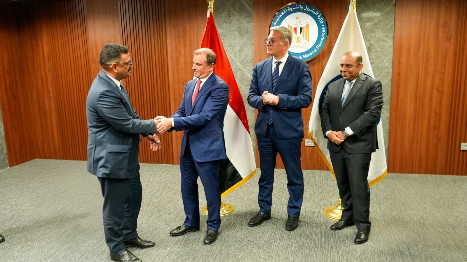 تعاون بين هيئة الثروة المعدنية والصناعات التعدينية وشركة آتون مايننج إنك الكندية