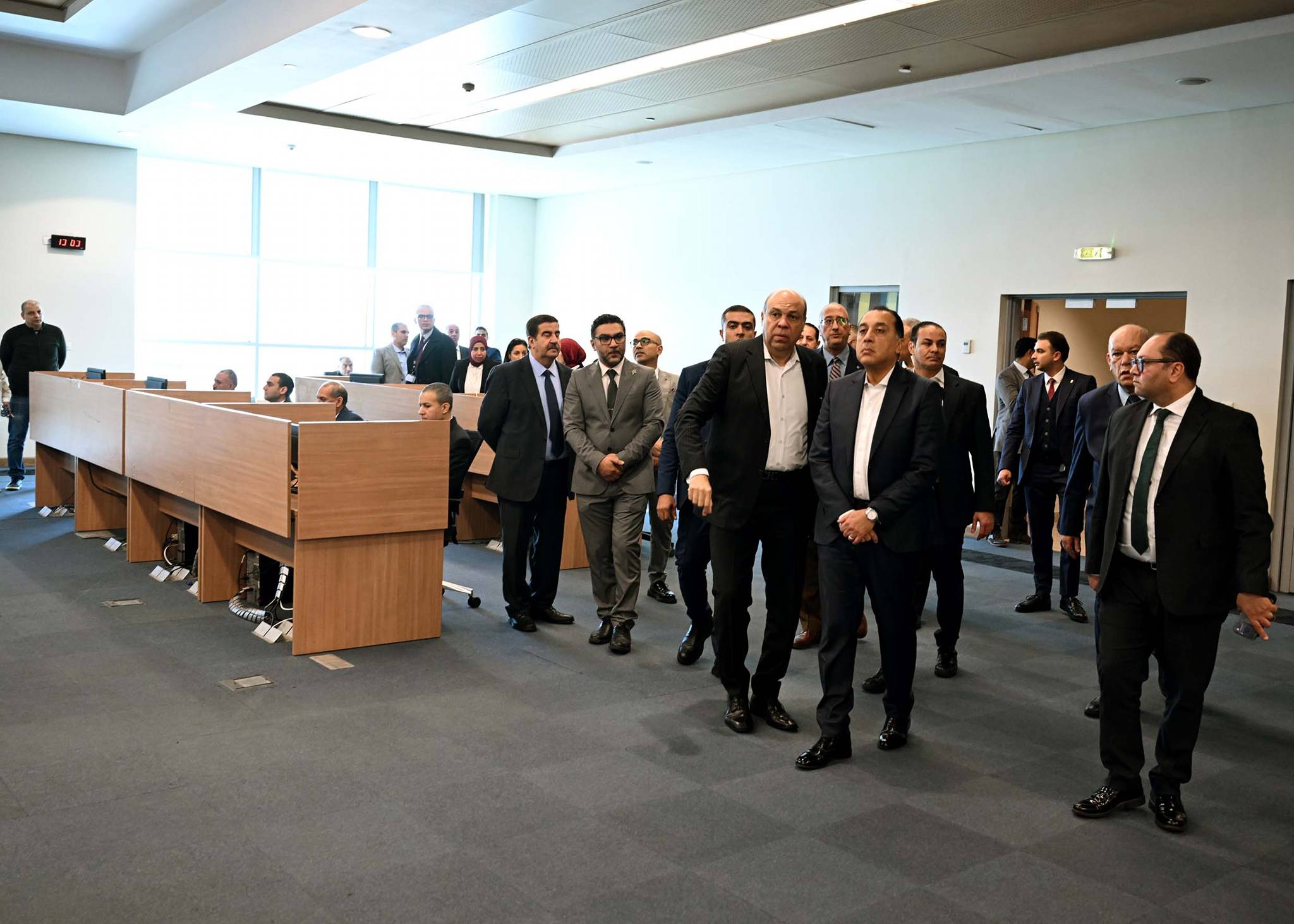 جولة تفقدية لرئيس الوزراء بمطار القاهرة الدولي