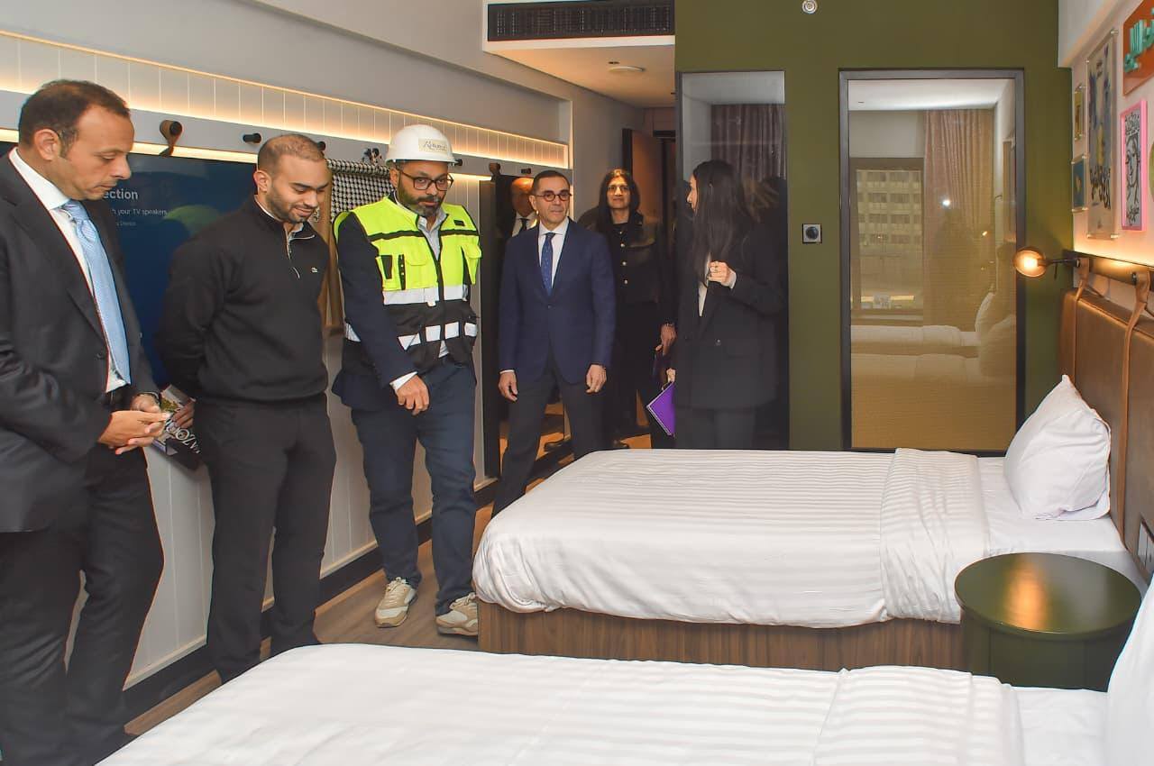 وزير الاستثمار يتفقد مشروع تطوير مبني وزارة الداخلية بلاظوغلي