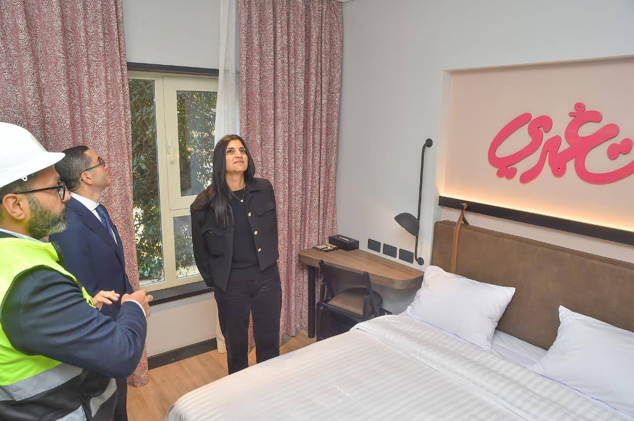 وزير الاستثمار يتفقد مشروع تطوير مبني وزارة الداخلية بلاظوغلي