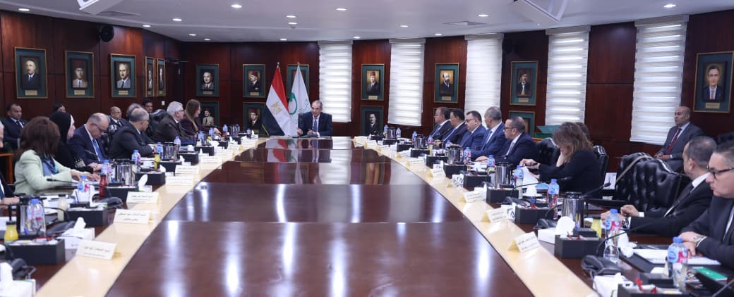 وزير الاتصالات يجتمع بمجلس إدارة الهيئة القومية للبريد