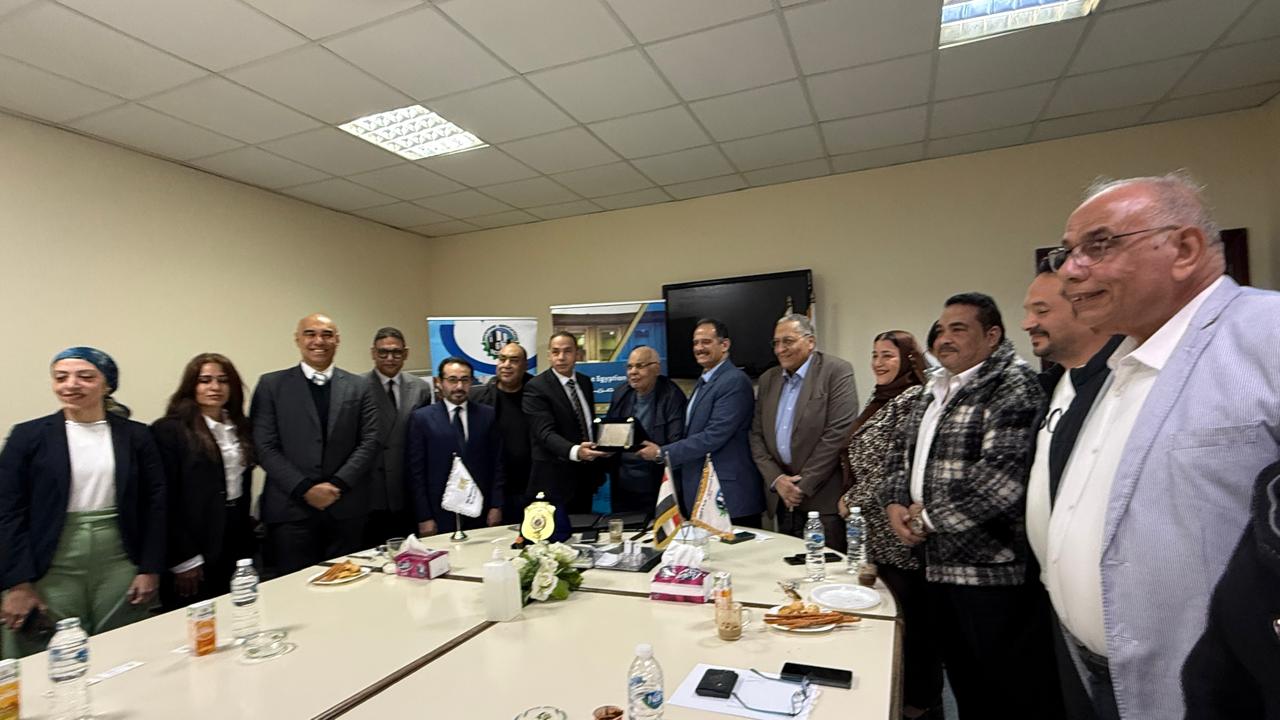 تعاون بين رئيس البورصة وجمعية مستثمري السادس من أكتوبر 