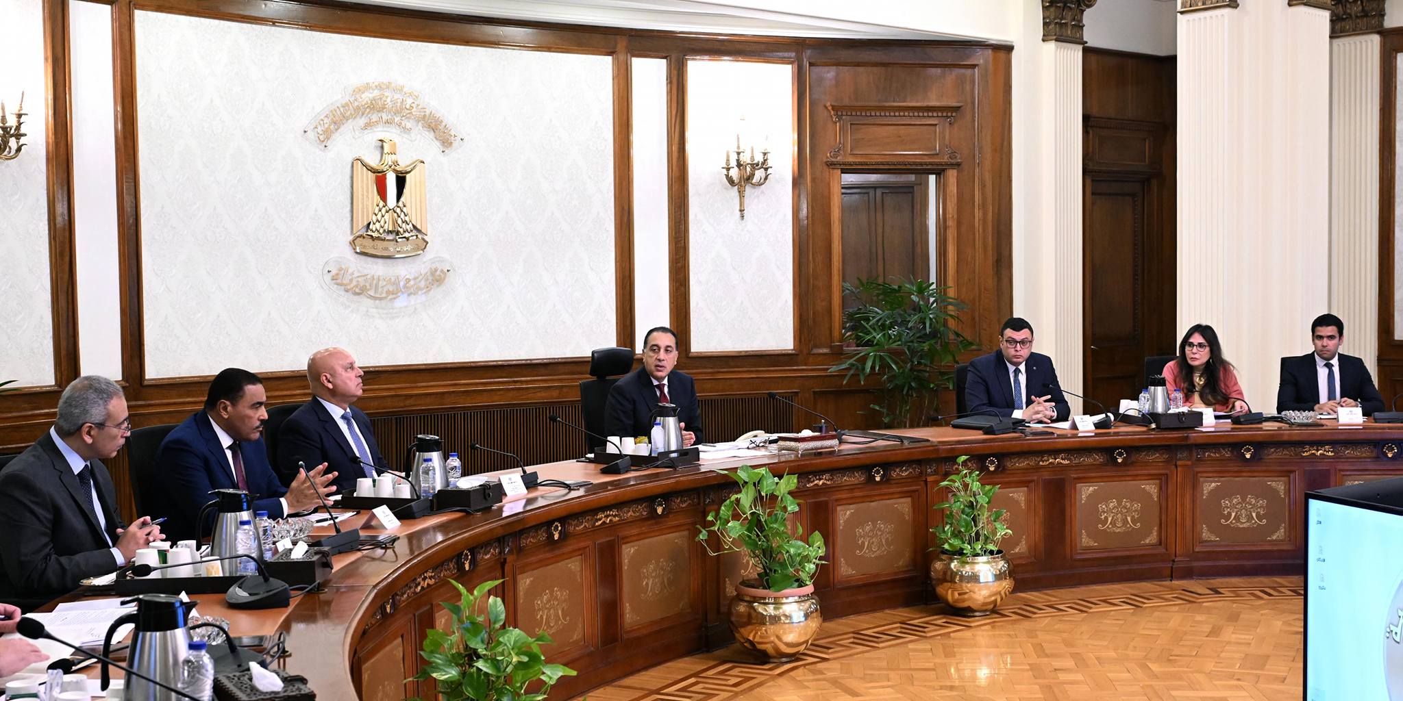 مدبولي يتابع موقف تنفيذ مشروعات مدينتى رأس الحكمة وشمس الحكمة