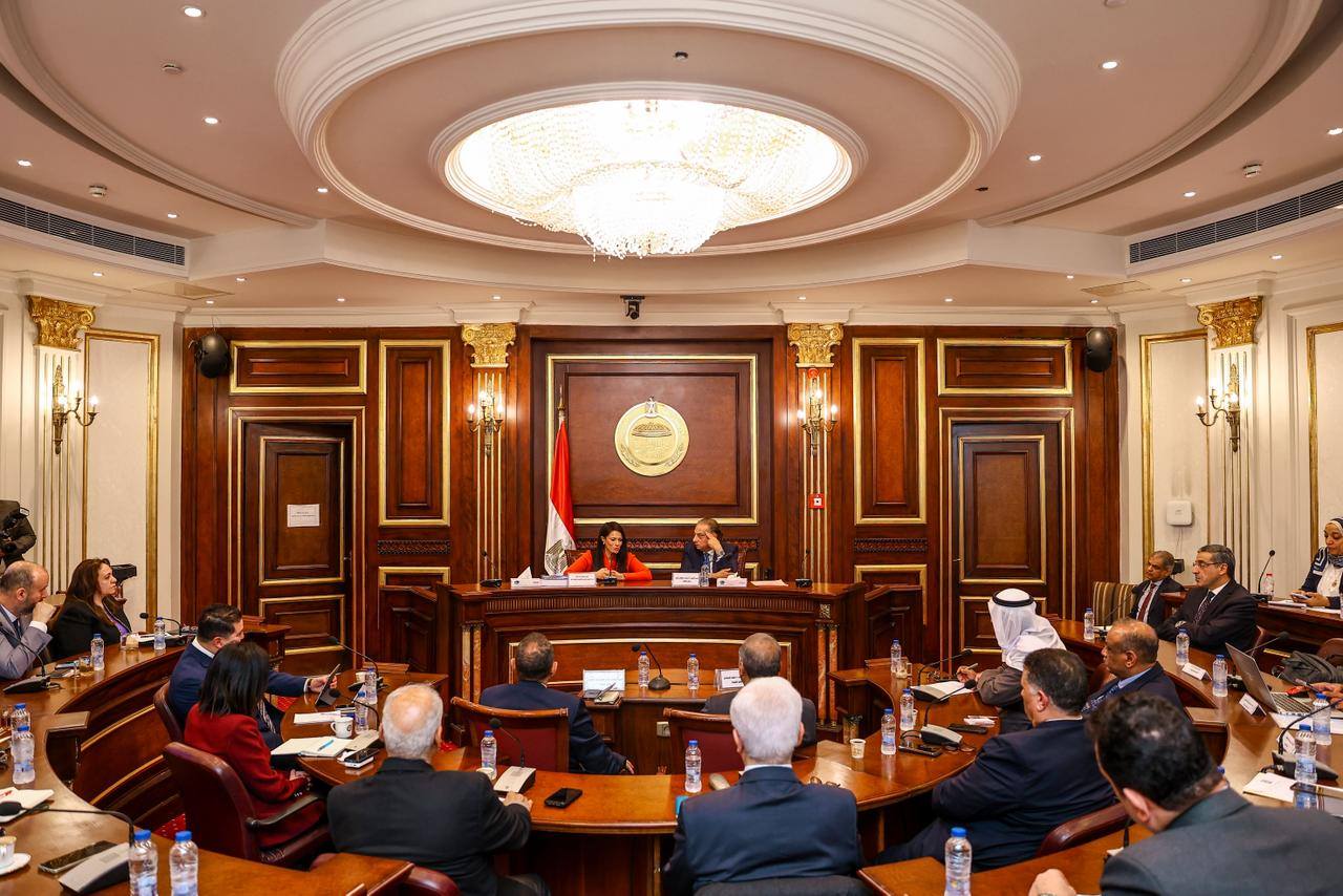 لقاء وزيرة التخطيط بأعضاء لجنة الشئون الخارجية بمجلس الشيوخ