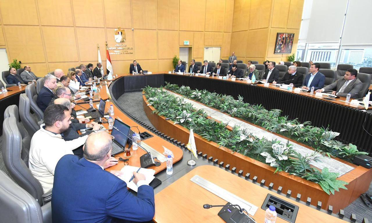 الشربيني يتابع موقف تنفيذ مشروعات مبادرة حياة كريمة